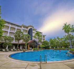 Borei Angkor Resort ...