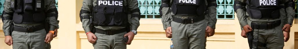 FILE PHOTO: Police officers stand guard near the Supreme Court of Phnom Penh, Cambodia, October 31, 2017. REUTERS/Samrang Pring/File Photo